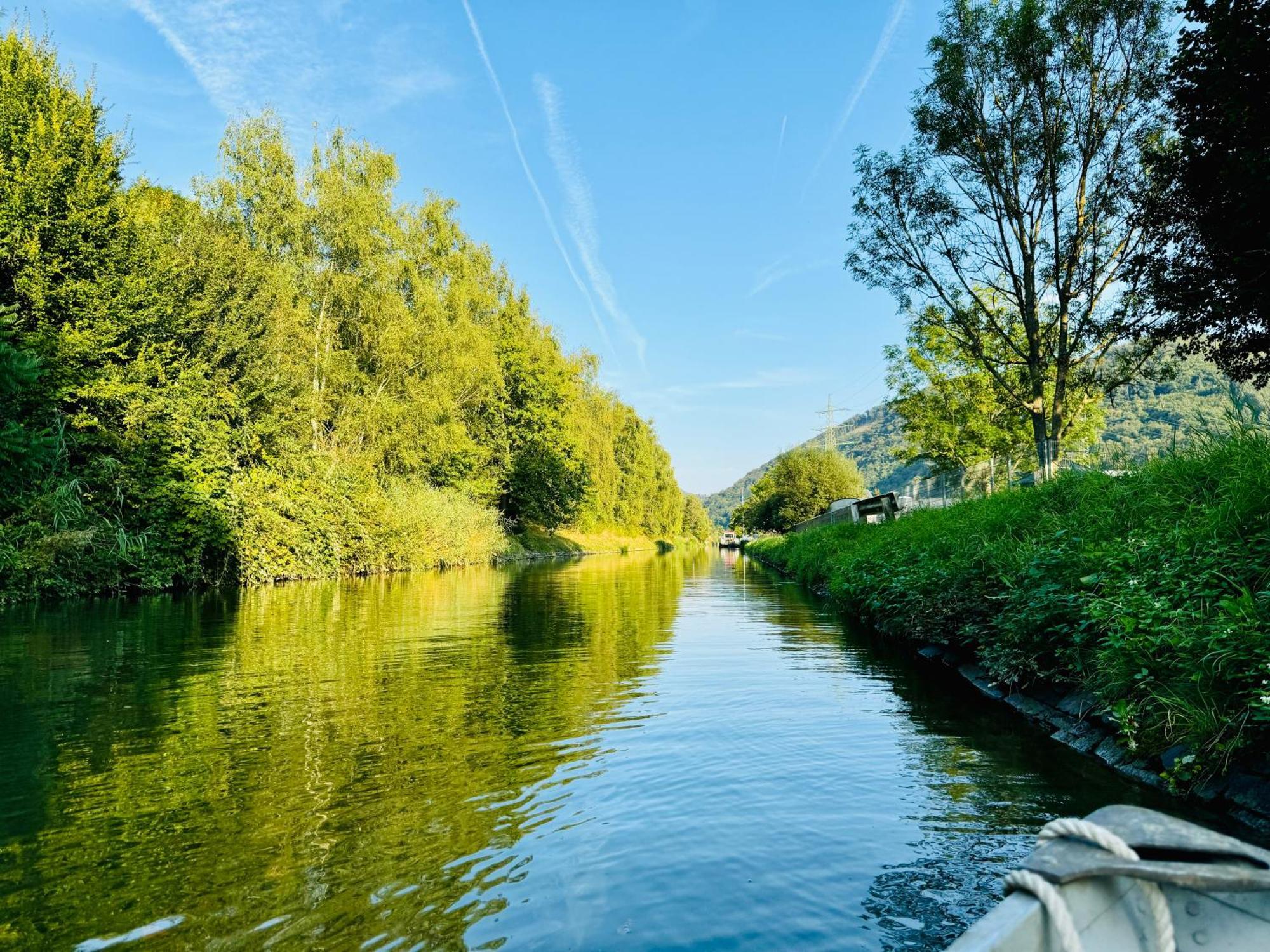 Bookeinfach Bad Ems - Private - Sauna Jacuzzi Whirlpool Swimmingpool Alahna Sup Beachvolleyball Billiards Ping Pong Cinema Theater Music Disco Ball Bbq Und Parkplaetze Exteriör bild