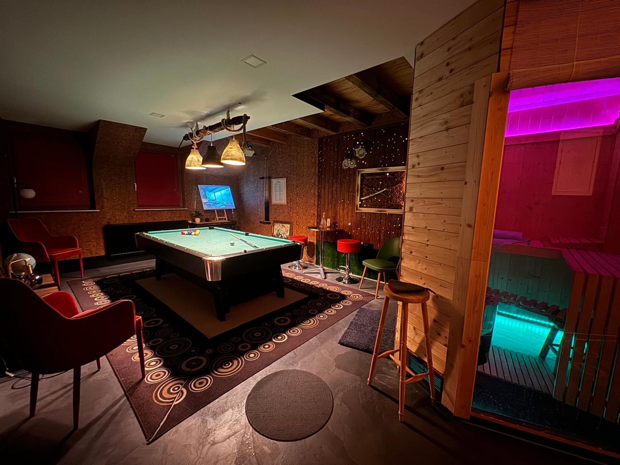 Bookeinfach Bad Ems - Private - Sauna Jacuzzi Whirlpool Swimmingpool Alahna Sup Beachvolleyball Billiards Ping Pong Cinema Theater Music Disco Ball Bbq Und Parkplaetze Exteriör bild