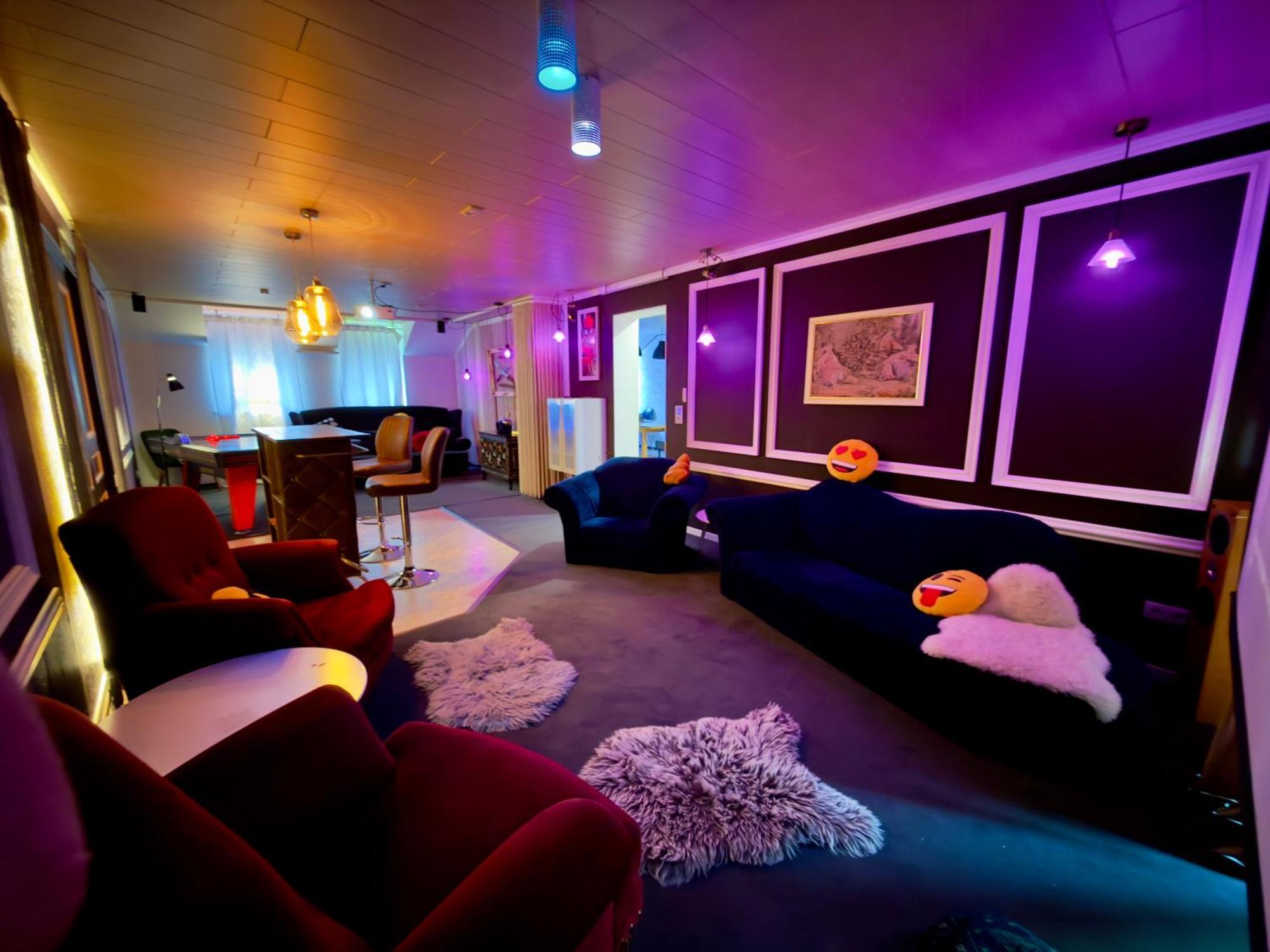 Bookeinfach Bad Ems - Private - Sauna Jacuzzi Whirlpool Swimmingpool Alahna Sup Beachvolleyball Billiards Ping Pong Cinema Theater Music Disco Ball Bbq Und Parkplaetze Exteriör bild